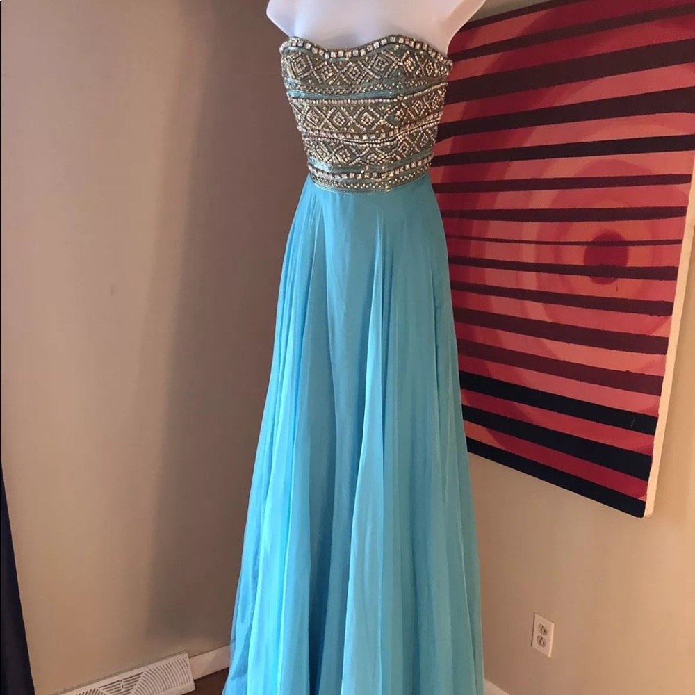 Sherri Hill gown